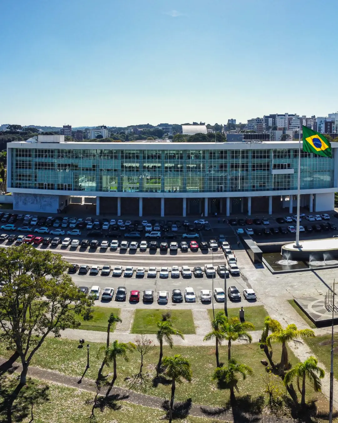 Novo boletim econômico destaca crescimento do Paraná e empregabilidade de jovens