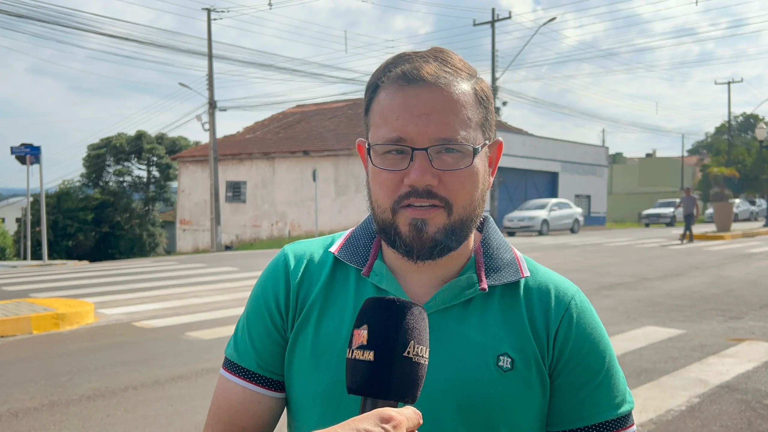 Abertura do canteiro central de uma das ruas de Palmas flexibilizou o trânsito e a mobilidade urbana 