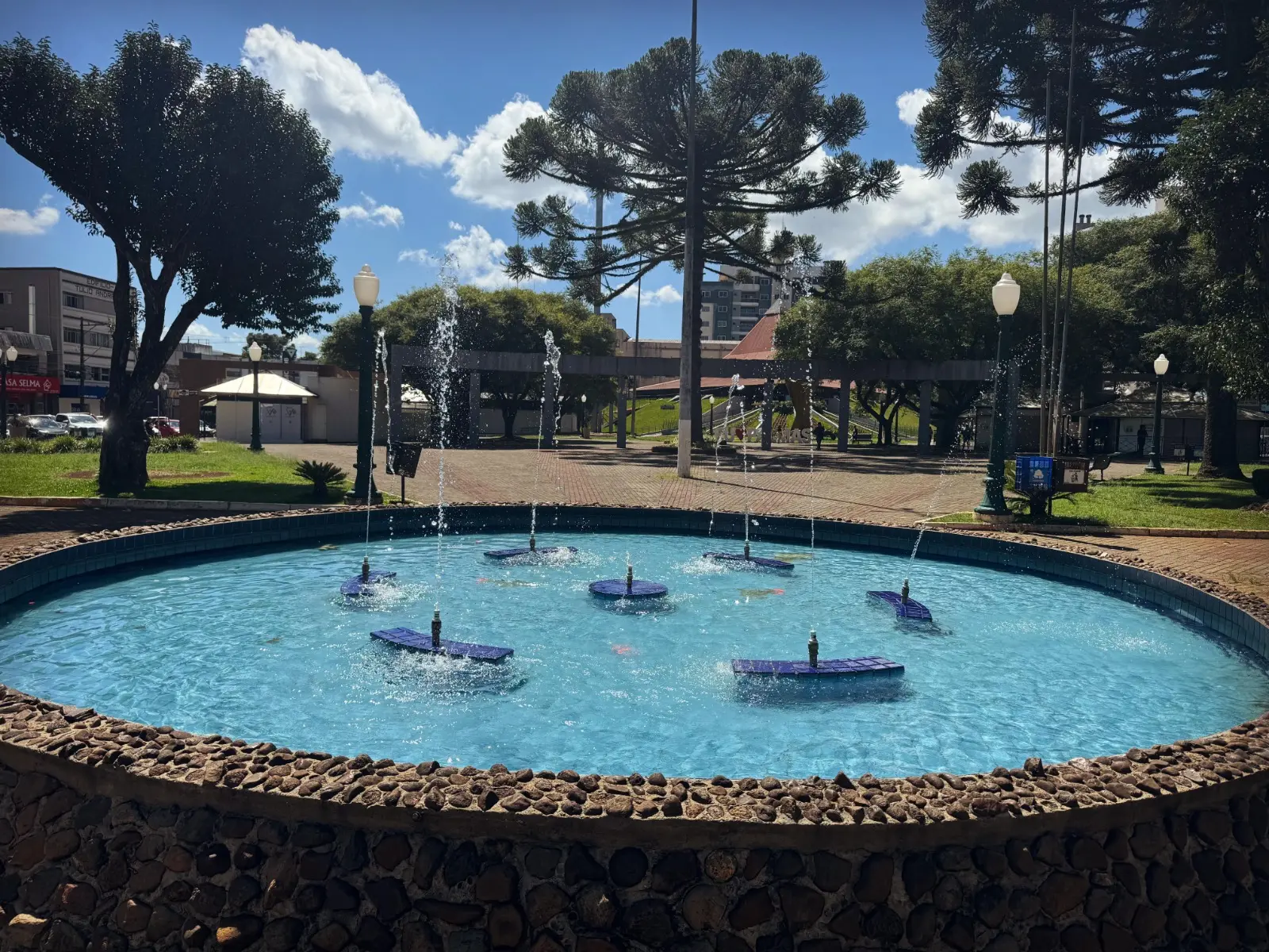 Parquinho Central e Praça Bom Jesus passam por melhorias