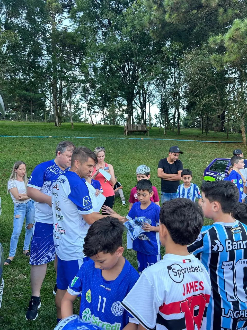 Escolinha do Caxias fez a doação de kits esportivos para seus alunos, recursos oriundos do CMDCA Escolinha do Caxias fez a doação de kits esportivos para seus alunos, recursos oriundos do CMDCA