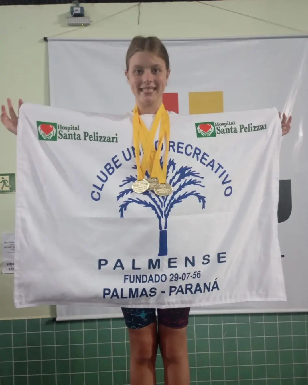 Palmense Luiza Langaro Spaniol destacando-se na natação