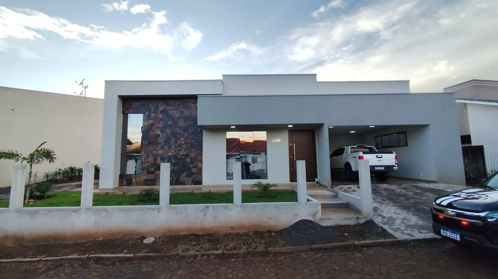PCPR prende suspeitos de envolvimento em esquema de funcionários fantasmas em Clevelândia PCPR prende suspeitos de envolvimento em esquema de funcionários fantasmas em Clevelândia