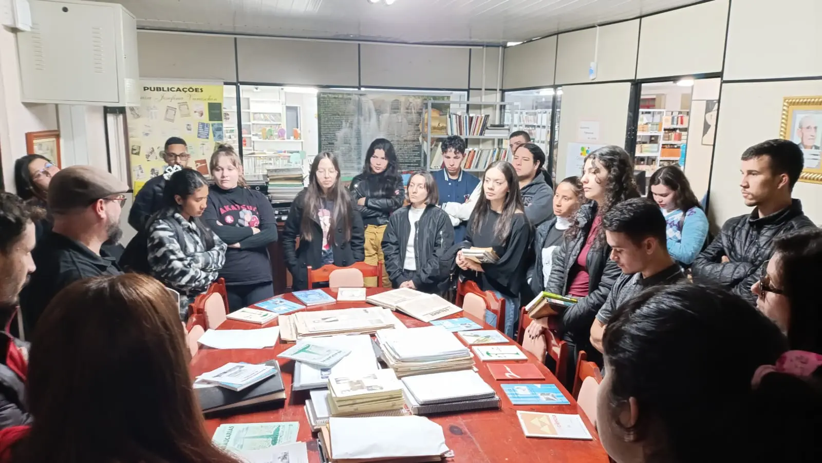 Acadêmicos de Letras participam de projeto Memórias e Histórias Palmenses Acadêmicos de Letras participam de projeto Memórias e Histórias Palmenses