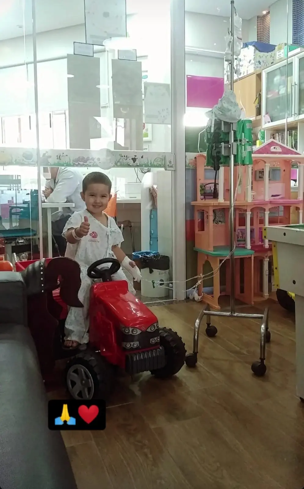 Ajude o pequeno Arthur a vencer o câncer sua contribuição faz a diferença Ajude o pequeno Arthur a vencer o câncer sua contribuição faz a diferença!