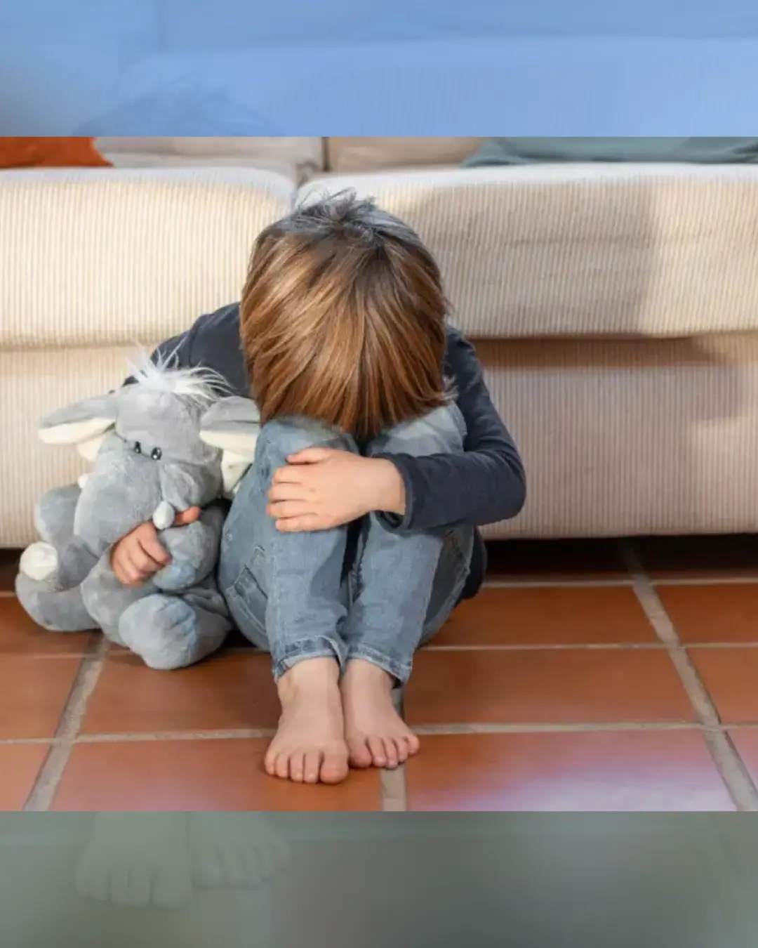 Sete crianças fugiram de um abrigo municipal infantil de Maringá. Crianças denunciam maus-tratos Crianças denunciam maus-tratos em abrigo de Maringá; investigação está em andamento
