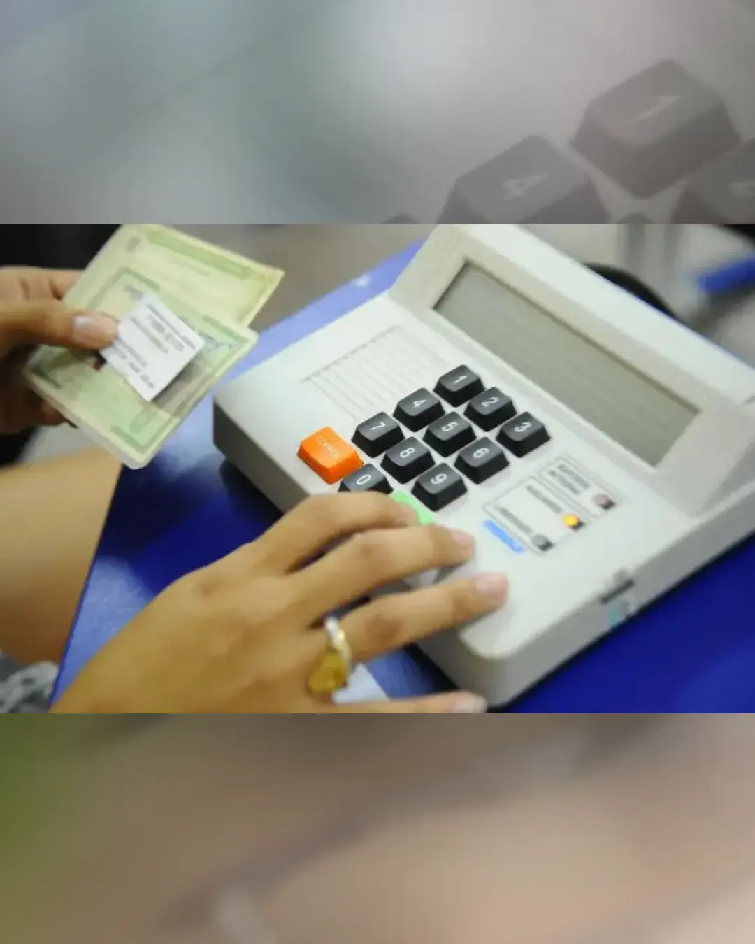 Prazo para regularizar título de eleitor termina dia 19; mais de 5 milhões podem perder o documento Prazo para regularizar título de eleitor termina dia 19; mais de 5 milhões podem perder o documento