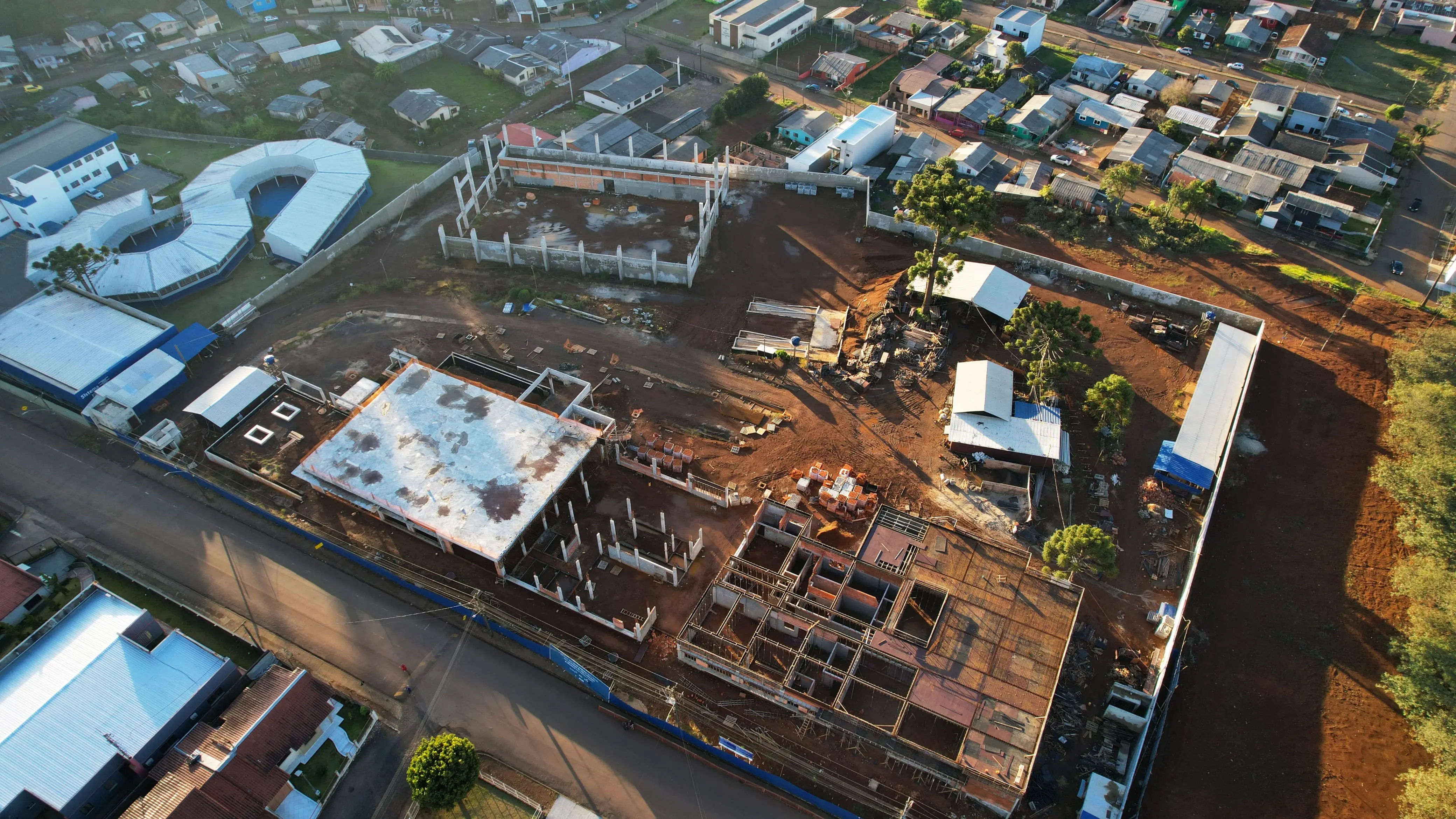 Construção da Unidade do Sesc/Senac segue paralisada – falta de informações gera indignação Construção da Unidade do Sesc/Senac segue paralisada – falta de informações gera indignação