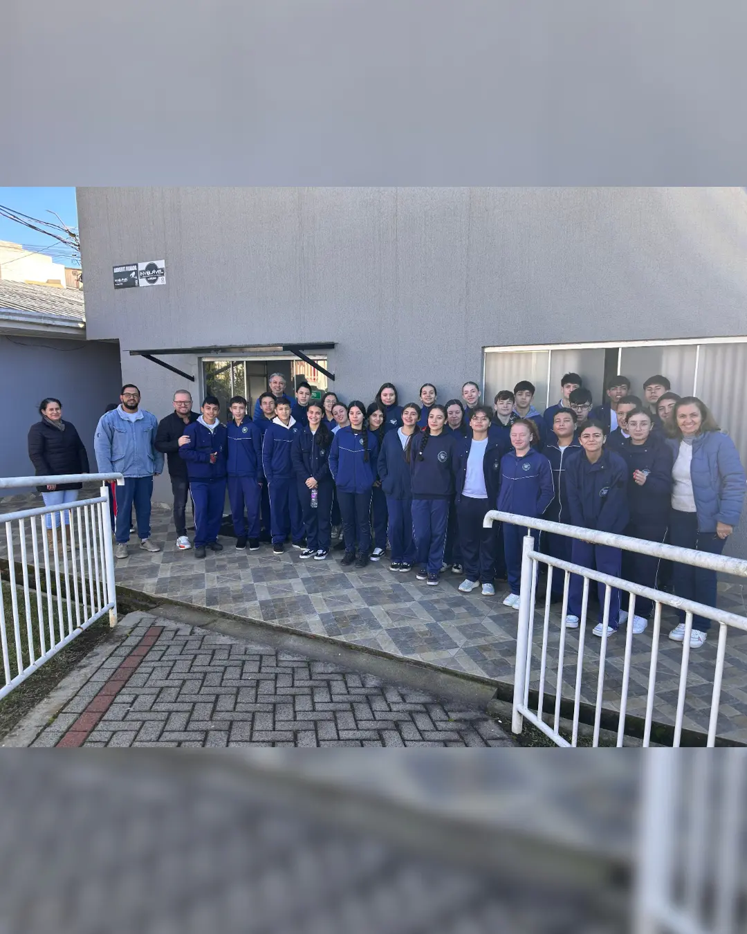 No Grupo A Folha - alunos do Colégio Sebastião Paraná tiveram acesso a diversidade da imprensa