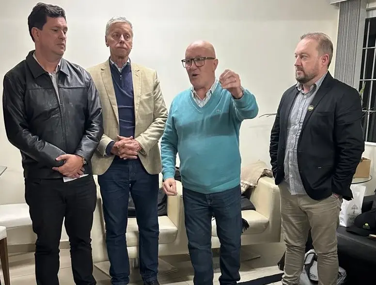 Representantes da Adjori/PR participam de reuniões e encontros em Curitiba Representantes da Adjori/PR participam de reuniões e encontros em Curitiba