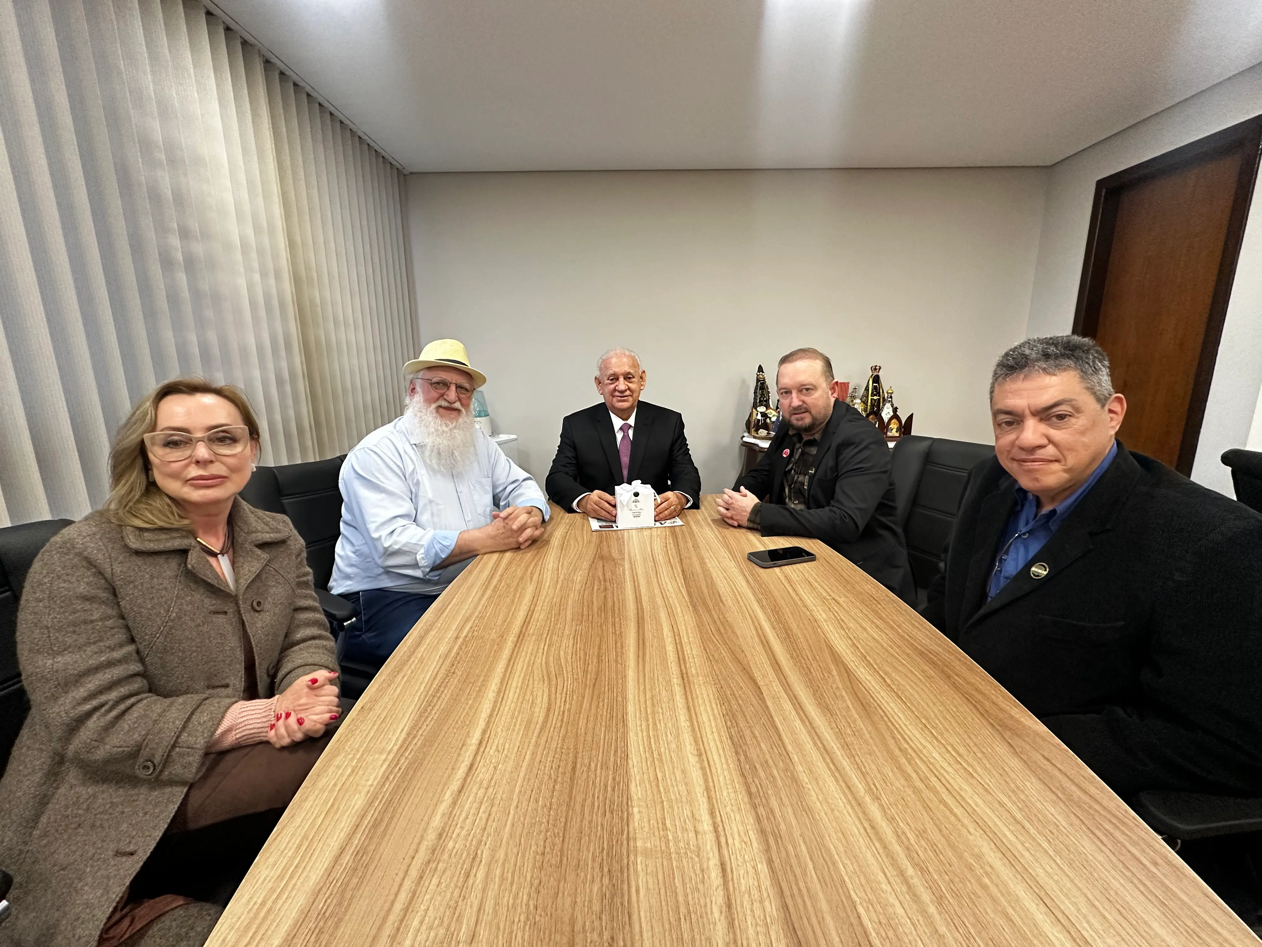 Representantes da Adjori/PR participam de reuniões e encontros em Curitiba Representantes da Adjori/PR participam de reuniões e encontros em Curitiba