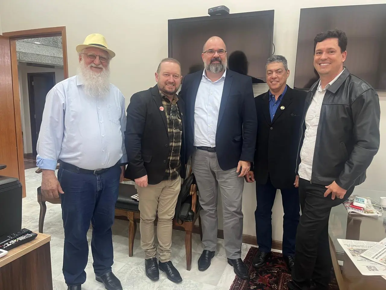 Representantes da Adjori/PR participam de reuniões e encontros em Curitiba Representantes da Adjori/PR participam de reuniões e encontros em Curitiba